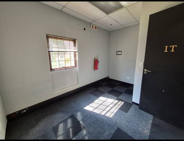 905M² OFFICE TO LET IN WOODMEAD